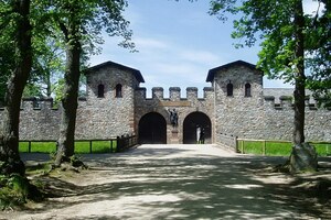 Заальбург: Saalburg Main Gate (Porta Praetoria); археологический вид, находка или музейный контекст, связанный с памятником, римский период или локальный археологический контекст.