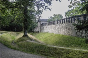 Заальбург: Saalburg-Porta.Pricipalis.Dextra.exterior.01; археологический вид, находка или музейный контекст, связанный с памятником, римский период или локальный археологический контекст.