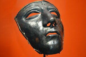 Калькризе: Cavalry Face-Mask Helmet, Museum und Park Kalkriese, Germany; предмет материальной культуры или музейная находка, связанный с памятником, римский период или локальный археологический контекст.