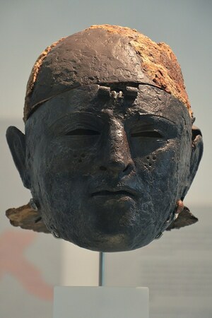 Неймеген / Noviomagus: Cavalry Face-Mask Helmet, found at Noviomagus (Kops Plateau), Museum het Valkhof, Nijme...; предмет материальной культуры или музейная находка, связанный с памятником, римский период или локальный археологический контекст.