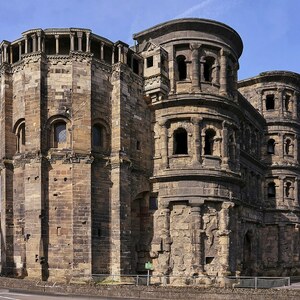 Trier / Augusta Treverorum: Germany Rhineland-Palatinate Trier Porta Nigra seen from ENE; archaeological view, find or museum context connected with the site, Roman period or local archaeological context.