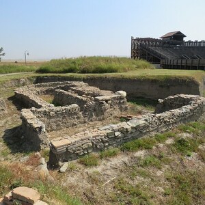 Виминациум: Amphitheater in Viminacium, 2018, 04; археологический вид, находка или музейный контекст, связанный с памятником, римский период или локальный археологический контекст.