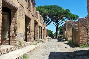 Остия Антика: Street and Dwellings, Ostia Antica; археологический вид, находка или музейный контекст, связанный с памятником, римский период или локальный археологический контекст.