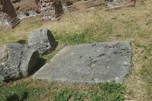 Портус: Column Base, Portus Romae; археологический вид, находка или музейный контекст, связанный с памятником, римский период или локальный археологический контекст.