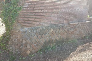 Портус: Opus Reticulatum and Brick; археологический вид, находка или музейный контекст, связанный с памятником, римский период или локальный археологический контекст.