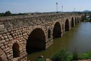 Августа Эмерита / Мерида: Mérida - Puente romano sobre el Guadiana - W; археологический вид, находка или музейный контекст, связанный с памятником, римский период или локальный археологический контекст.