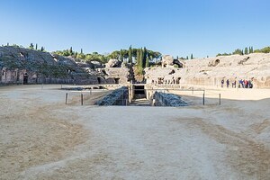 Италика: Anfiteatro de las ruinas romanas de Itálica, Santiponce, Sevilla, España, 2015-12-06, D...; археологический вид, находка или музейный контекст, связанный с памятником, римский период или локальный археологический контекст.