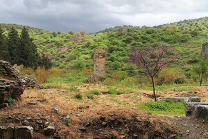 Эфес: Ephesos 2013-03-26b; археологический вид, находка или музейный контекст, связанный с памятником, римский период или локальный археологический контекст.