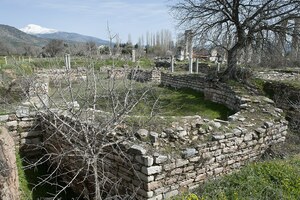 Афродисиада: Aphrodisias House north of Aphrodite Temple 4552; археологический вид, находка или музейный контекст, связанный с памятником, римский период или локальный археологический контекст.