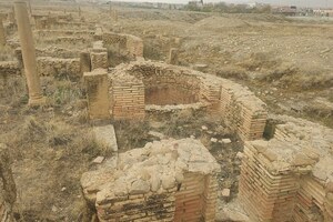 Тимгад / Thamugadi: Timgad- A Roman Colonial City and UNESCO World Heritage Site in the Aurès Mountains 220; археологический вид, находка или музейный контекст, связанный с памятником, римский период или локальный археологический контекст.