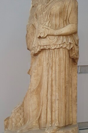 Relief Diotima Mantineia Arcadia National Archaeological Museum of Athens, 420-410 BC. Экспонат из собрания: Национальный археологический музей Афин.