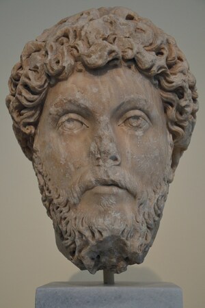 Portrait head of Marcus Aurelius, found in Athens, National Archaeological Museum of Athens. Экспонат из собрания: Национальный археологический музей Афин.