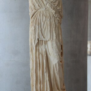 Athens Acropolis Museum Marble Statue (28337316962). Экспонат из собрания: Музей Акрополя.