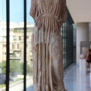 Athens Acropolis Museum Marble Statue (28442269815). Экспонат из собрания: Музей Акрополя.