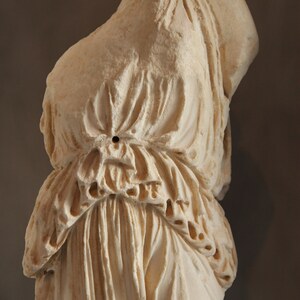 Athens Acropolis Museum Marble Statue (28158585980). Экспонат из собрания: Музей Акрополя.