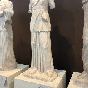 Sculpture of Euterpe in the Archaeological Museum of Thessaloniki. Экспонат из собрания: Археологический музей Салоник.