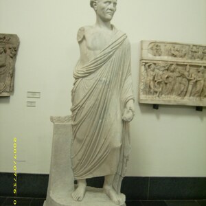 Pergamonmuseum - Antikensammlung - Statue 56. Object from the collection: Pergamonmuseum and Antikensammlung Berlin.