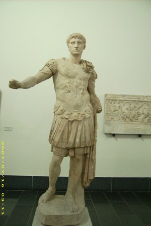 Pergamonmuseum - Antikensammlung - Statue 55. Object from the collection: Pergamonmuseum and Antikensammlung Berlin.