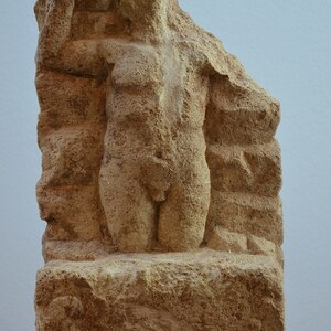 Limestone relief depicting the birth of Mithras, 2nd half of 2nd century AD, Rheinisches Landesmuseum Trier, Germany (29537412190). Экспонат из собрания: Рейнский земельный музей Трира.