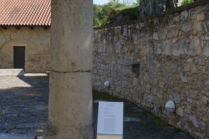 Карнунт и Museum Carnuntinum: Römischer Meilenstein Museum Carnuntinum.
