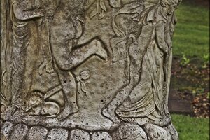 Музей Виндоланды: Reproduction Roman Urn at Chesterholm Open-air Museum, Vindolanda (9138986376).