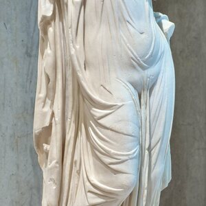 Lyon 5e - Musée Lugdunum - Exposition C'est canon ! L'art chez les Romains - Statue de Vénus Genitrix (Pouzzoles). Экспонат из собрания: Лугдунум: музей и римские театры.