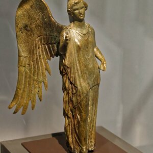 MBALyon2018 - Expo Claude - Statue Victoire. Экспонат из собрания: Лугдунум: музей и римские театры.