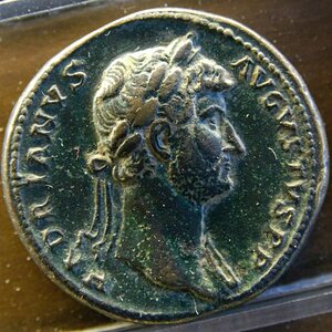 Bronze sestertius Hadrianus MBA Lyon. Экспонат из собрания: Лугдунум: музей и римские театры.