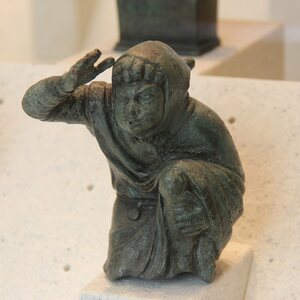 Bronze black slave, 2nd–3rd c. AD (27683447424). Экспонат из собрания: Лугдунум: музей и римские театры.
