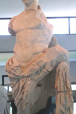 Arles statue augustus. Экспонат из собрания: Музей античного Арля.