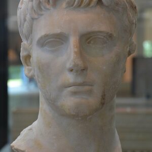 Head thought to be of Octavian wearing a beard as a sign of mourning after the assassination of Julius Caesar, now said to be of Gaius Caesar, grand-son of Augustus, Musé. Экспонат из собрания: Музей античного Арля.