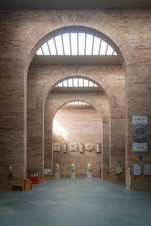 Национальный музей римского искусства в Мериде: Interior of the Museo Nacional de Arte Romano.
