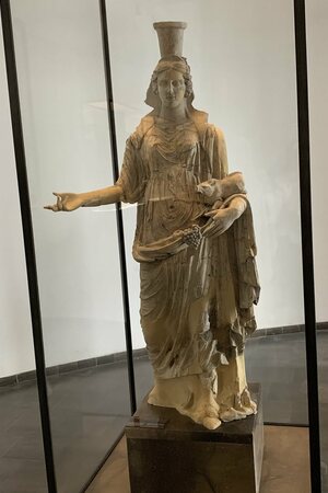 Statue of Kore in Bardo National Museum. Object from the collection: Bardo National Museum.