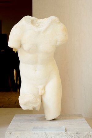 Bust of Boy in Museum of Taranto. Экспонат из собрания: MArTA: Национальный археологический музей Таранто.