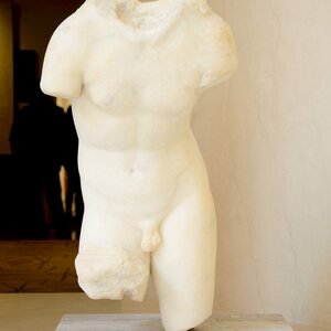 Bust of Boy in Museum of Taranto. Экспонат из собрания: MArTA: Национальный археологический музей Таранто.