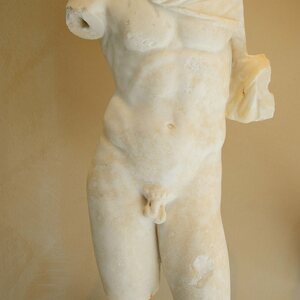 Bust of man in Museum of Taranto. Экспонат из собрания: MArTA: Национальный археологический музей Таранто.
