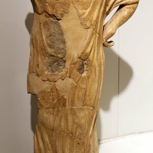 Statue femminili offerte in dono al santuario di portonaccio, 400-380 ac ca. 01. Экспонат из собрания: Национальный этрусский музей виллы Джулия.