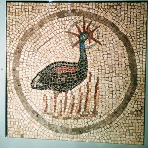 Phoenix mosaic in the Archaeological Museum of Aquileia. Экспонат из собрания: Национальный археологический музей Аквилеи.