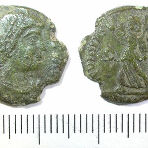 Roman coin; Valens nummus, SECVRITAS REI PVBLICAE reverse, Aquileia mint. Экспонат из собрания: Национальный археологический музей Аквилеи.