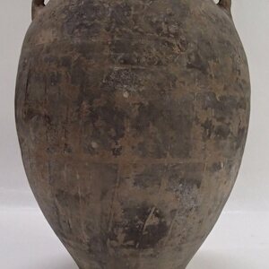 Roman coin hoard : vessel. Экспонат из собрания: Национальный археологический музей Аквилеи.