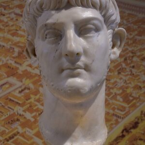 MNAT: Национальный археологический музей Таррагоны: Marble portrait of the prince Nero Julius Caesar, found in the area of the Colonial Forum where it would have been part of a gallery of statues of the imperial family, Na.