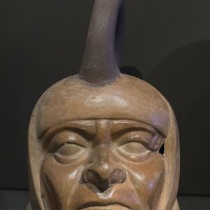 Cabeza mochica (26776254082). Object from the collection: National Archaeological Museum, Madrid.