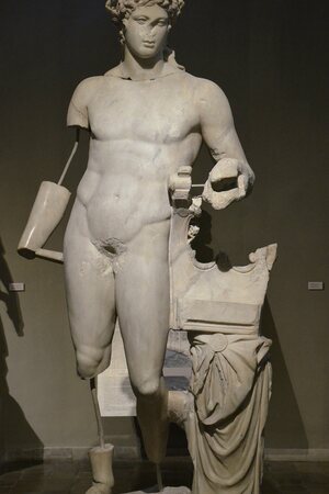 Over life-size statue of Apollo Citharoedus (the lyre-player), from the Gymnasium of Salamis, 2nd century AD, Cyprus Museum, Nicosia, Cyprus (22484277762). Экспонат из собрания: Кипрский музей.