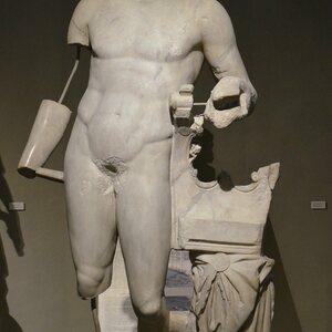 Over life-size statue of Apollo Citharoedus (the lyre-player), from the Gymnasium of Salamis, 2nd century AD, Cyprus Museum, Nicosia, Cyprus (22484277762). Экспонат из собрания: Кипрский музей.