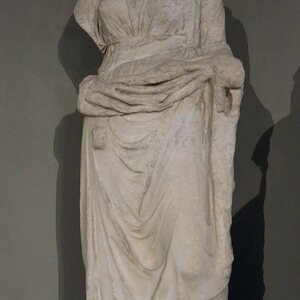 Over life-size statue of Hera, from the Gymnasium of Salamis, 2nd century AD, Cyprus Museum, Nicosia, Cyprus (22497777355). Экспонат из собрания: Кипрский музей.