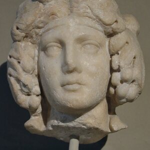 Marble head of Dionysus, from the Gymnasium of Salamis, 2nd century AD, Cyprus Museum, Nicosia, Cyprus (22309811890). Экспонат из собрания: Кипрский музей.