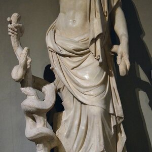 Statue of Asklepios, from the Gymnasium of Salamis, 2nd century AD, Cyprus Museum, Nicosia, Cyprus (21875082364). Экспонат из собрания: Кипрский музей.