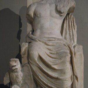 Statue of Zeus seated on a throne with an eagle at his feet, from the Gymnasium of Salamis, 2nd century AD, Cyprus Museum, Nicosia, Cyprus (22508853481). Экспонат из собрания: Кипрский музей.