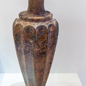 Археологический музей Ираклиона: Piriform alabastron-rhyton with fluted body from Knossos, hall of double axes 01.