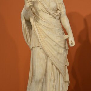 Detail of Persephone-Isis, Statue group of Persephone (as Isis) and Pluto (as Serapis), from the Sanctuary of the Egyptian Gods at Gortyna, mid-2nd century AD, Heraklion . Экспонат из собрания: Археологический музей Ираклиона.